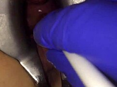 Juego gino extremo con aguja en el cervix se vuelve salvaje