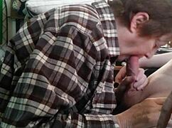 60-vuotias äitipuoli houkuttelee 30-vuotiasta suuseksiin