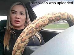 Hé, Jhonny hot1 a chill anyaútunkat vad mélytorok szórakozássá változtatta!