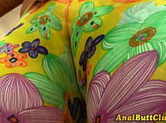 巨尻変態痴女がタイトなレギンスでワイドにストレッチ！