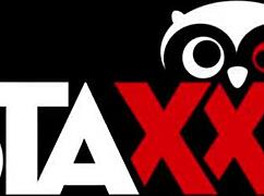 Vruća japanska učiteljica dobija kaznu pred svojim učenicima. Gledaj intenzivnu scenu u garažnom orgijumu.