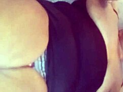 Vovó acordou com tesão louco, louca por dildo!