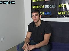 Sam muscled stud trdo drka po prvem castingu... tako vroče!