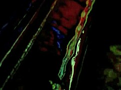 מזכירה וינטג' מפתה במשרד רטרו... אה, כלומר, חייבים לראות את המילף הבריטית השעירה הזו!