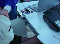 हेय बॉस, मैं तुम्हारी बड़ी टिट वाली सेक्रेटरी को ऑफिस में चोदने वाला हूँ!