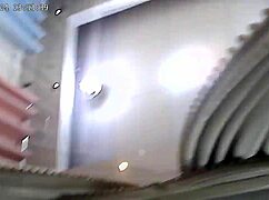 Hei, Am Prins Fetele Ăstea Aleatorii Flashing Upskirt la Mall!