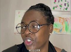 Une MILF salope ébène court après une action noire sauvage en 2022