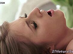 Ε μωρό, άσε με να σε καβαλήσω έτσι μέχρι να τελειώσεις