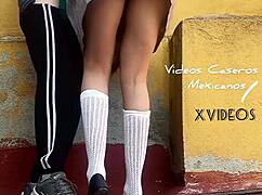 Ey, mexicanitas universitarias follan en patio público pre-cuarentena