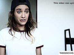 Človek, tako sem zmeden... moja lezbična pastorka je poskusila sesati moj kurac!