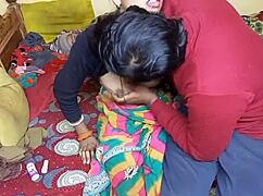 Hej, masz ochotę na dziką noc z tą hinduską sprzedawczynią?