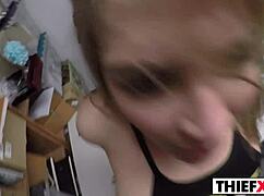 Bo lisasta tatinka ušla iz zapora s tem dogovorom?