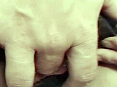 Muž služebné vrtá mou piču obřím ptákem