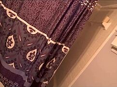 Játszom a mostoha anyám legjobb barátnőjével, Sara St Clair-rel, óopsz!