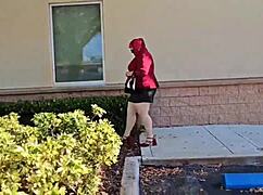 الفلاح جاء يقول إنه يحتاج مكاناً لزرع حمولته عليّ 🌾