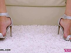 نكت كس الجميلة بزبي الكبير حتى قذفت جواها