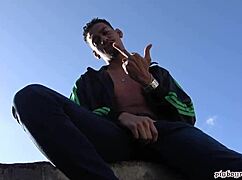 Monster-Schwanz Miguel 24cm dominiert dreckigen Outdoor-Gangbang