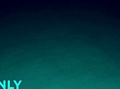 Διαφυλετικές λεσβίες νύφες τρελαίνονται με πάθος ψαλιδίσματος - Aiden Ashley, August Skye!