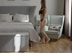 Katya Zartpopsi deviška pička v drzni masturbacijski debiju