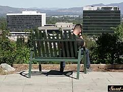 上品な美女、キッチンで後ろから激しく犯される