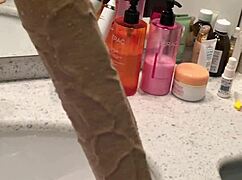 毎晩この長いディルドを使い続けられない