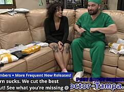 หมอ Tampa และพยาบาล Aria Nicole ให้ Nicole Luva ตรวจก้นอายในมหาวิทยาลัย Tampa