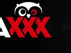 Wow, brunetta bendata scioccata da una sorpresa di threesome selvaggio!