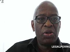 היי פרנסיס בל, מוכנה לאנאל עמוק עם מייק? הבליעה הזו מטורפת!