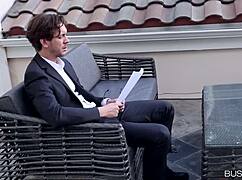 哇！丰满Jaylene Rios吸吮并让巨乳被操！