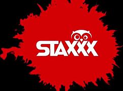 Yo, babes Missy och Pepper skippar spel för het lesbisk action