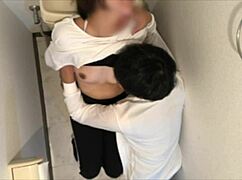 오랜만에 전 여친과 재회, 분위기 뜨거워져서 바로 달려들었어