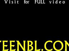 18+ tyttö herkuttelee villillä imemisellä