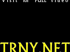 ट्रांससेक्सुअल रफ असफकिंग और सक्शन में हार्डकोर एनल सेक्स झेलती है