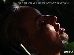 Casal Sensual Conserta Laço Quebrado com Boquete Quente no Fundo da Selva.