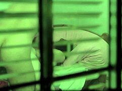 Milf Kurus Gloria Sol Telanjang di Luar, Tunjukin Tubuh Montok dan Tete Besar di Tease Softcore