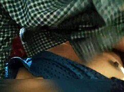 Ehi, guarda questa sexy bhabi con la fica desi che viene scopata forte!