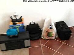 yo, heb privé telefoon clips die omhoog gaan onder haar rok voor directe kut shots