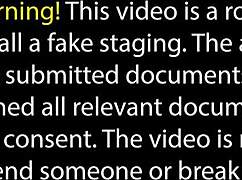 계단녀가 다중 오르가즘 섹스 중에 더 해달라고 애원해