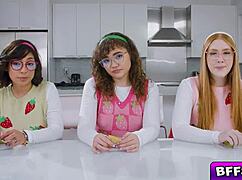 เพื่อนสนิทฮาร์เปอร์ เรด นอดี นาลา ออซซี่ สปาร์กซ์ รู้สึกความปรารถนาแรงๆ กลุ่มมหาลัยเล่นซุกซนในเกมเซ็กซี่