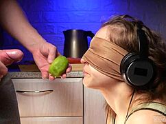 Ich bin sauer! Stiefbruder hat gelogen, aber ich hab seinen Schwanz gekostet anyway - XSanyAny