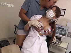 職場で隠された巨大日本人巨乳の秘密は？