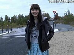 Yo, 18yo Teen 18+ versucht Porn-Casting mit Anal-Spielzeugen! 😲