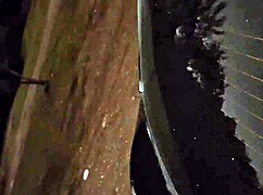 esposa expõe bunda na janela pra estranhos famintos foderem