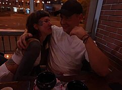 הייתי מוצצת לו בבית קפה לפני שהוא קדח לי בבית