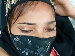 وااو، فتاة مسلمة ساخنة تحصل على نيك شرج دوجي مع صديق هندوسي! 😍