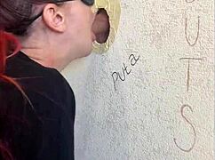 Trovato Gloryhole e Mi Succhia Cazzo in Pubblico