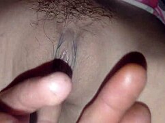 นักแสดงโป๊สไลด์หีโหนกโกนเลียบนควยเปียกยิงน้ำเงี่ยน