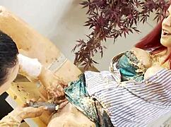 마이 베일리와 에바 메이와의 레즈비언 재미, 밀프들이 큰 젖 핥음 😍