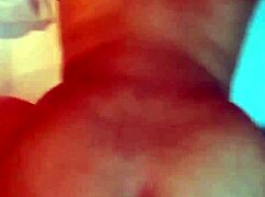 يا صديقي، شوف هذه الزوجة الأم الحارة تُثنى في كليبات برية