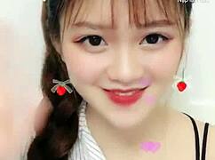OMG! Gadis Asia Cantik Livestream Getaran Seks di Uplive!